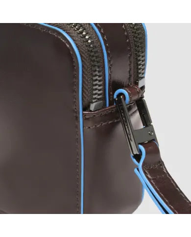 Piquadro Pochette in pelle , 2 comparti, Piquadro "Blue Square". Mogano