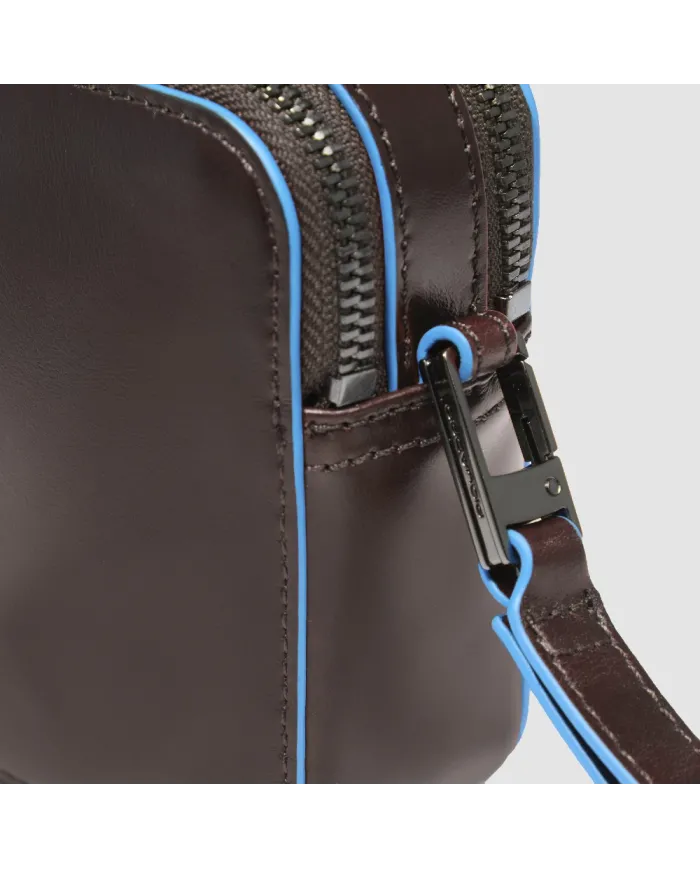 Piquadro Pochette in pelle , 2 comparti, Piquadro "Blue Square". Mogano