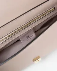 Loristella Borsa piccola in pelle liscia con pattina e tracolla The Bethlow Taupe