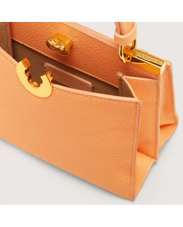 Coccinelle Borsa in pelle Binxie small Salmone